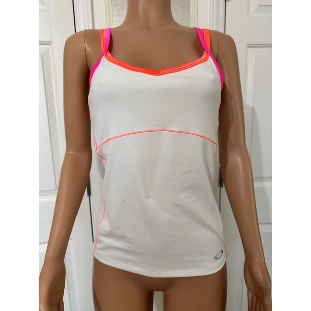 NWT Oakley tennis top size Medium MSRP $54